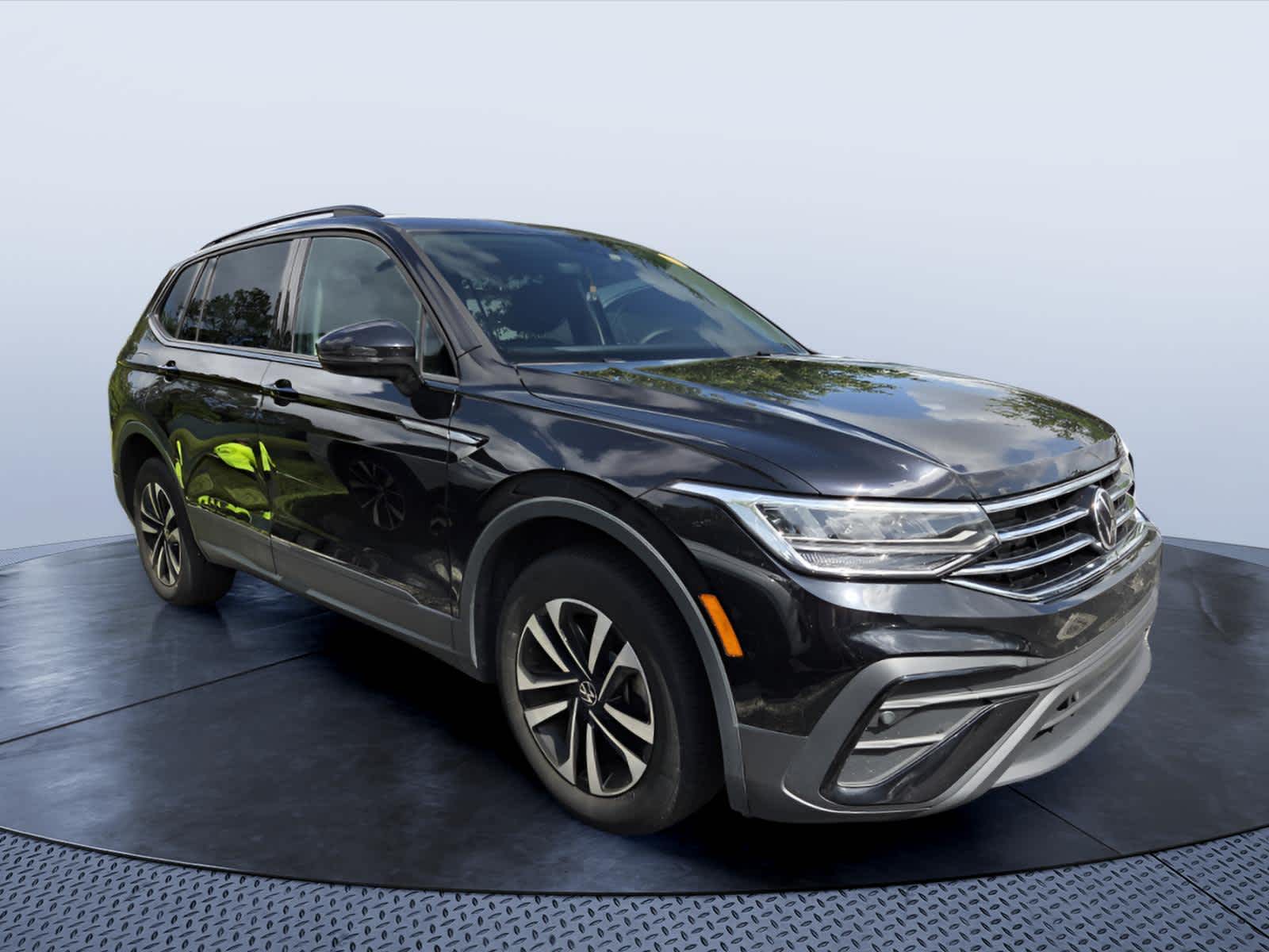 2023 Volkswagen Tiguan 2.0T S's photo