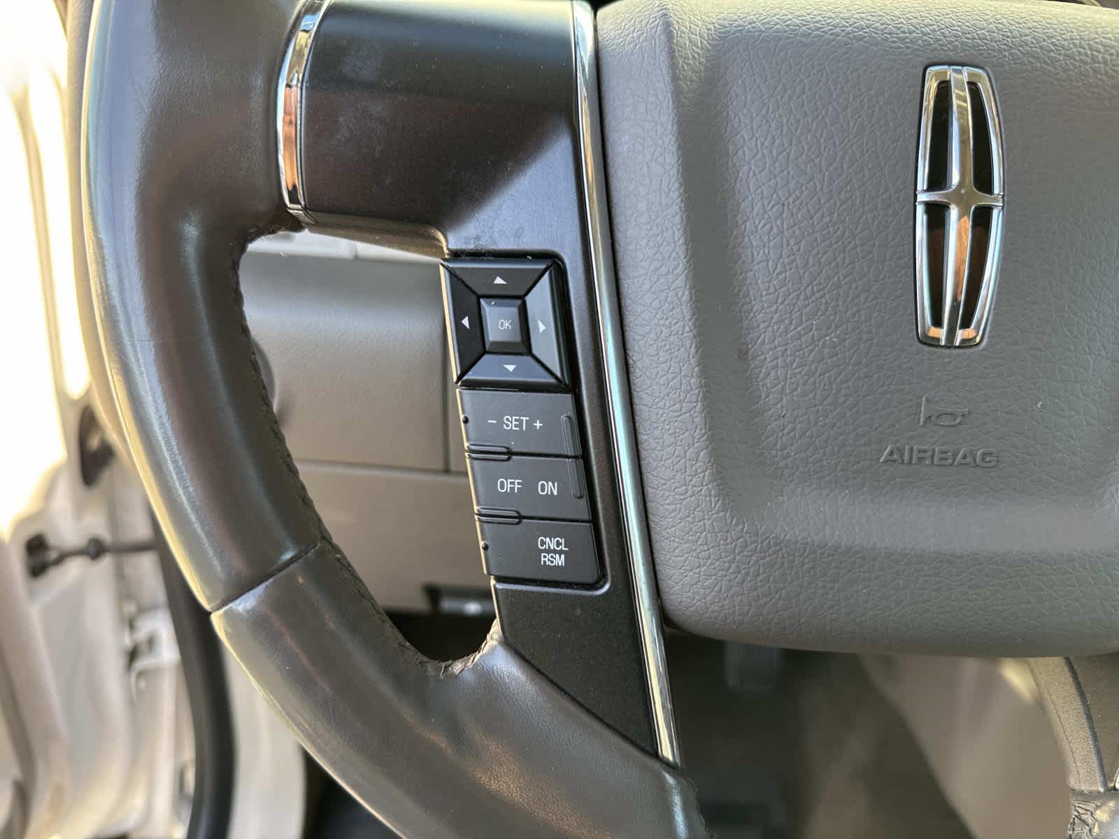 2015 Lincoln Navigator Base