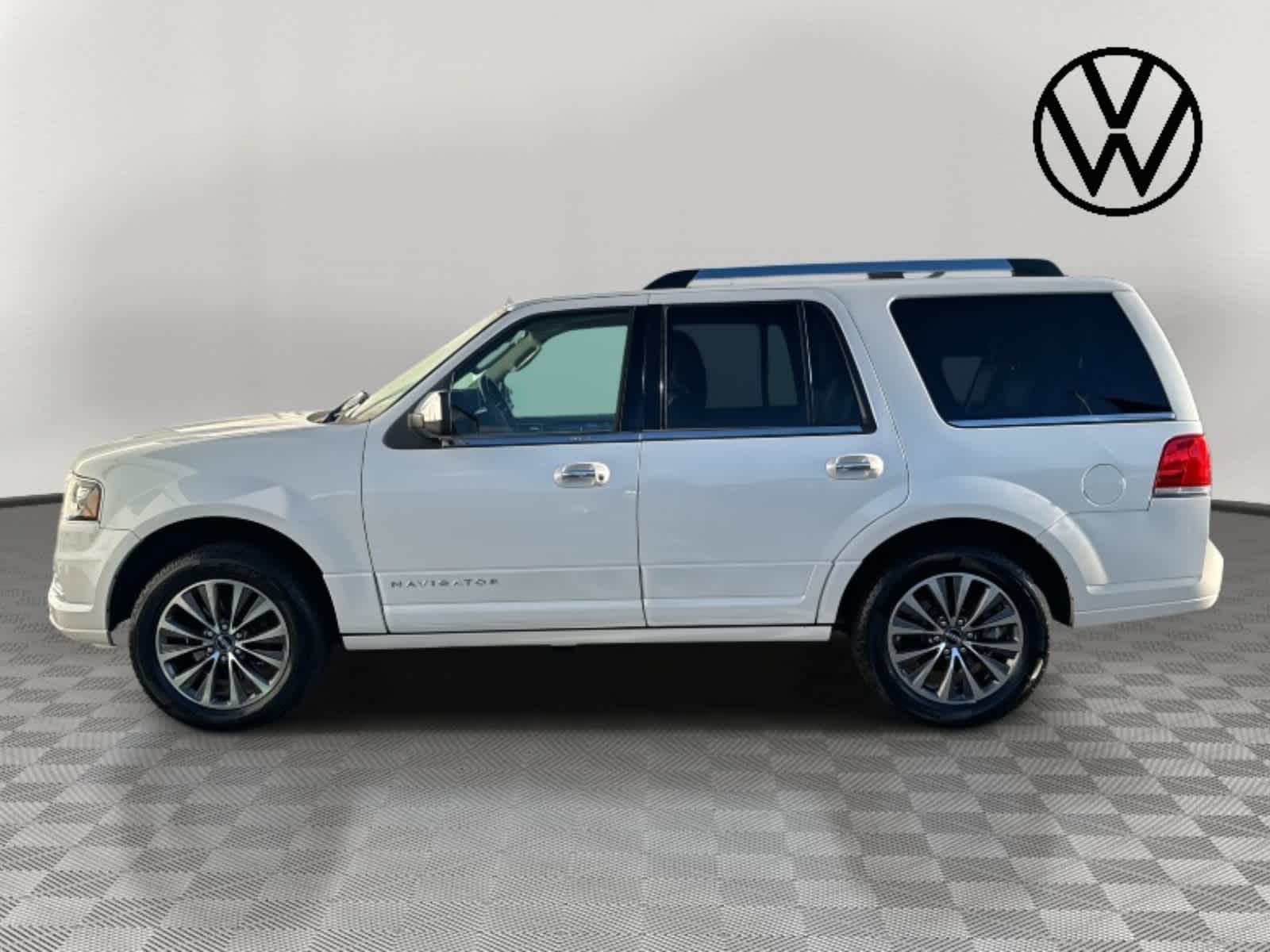 2015 Lincoln Navigator Base