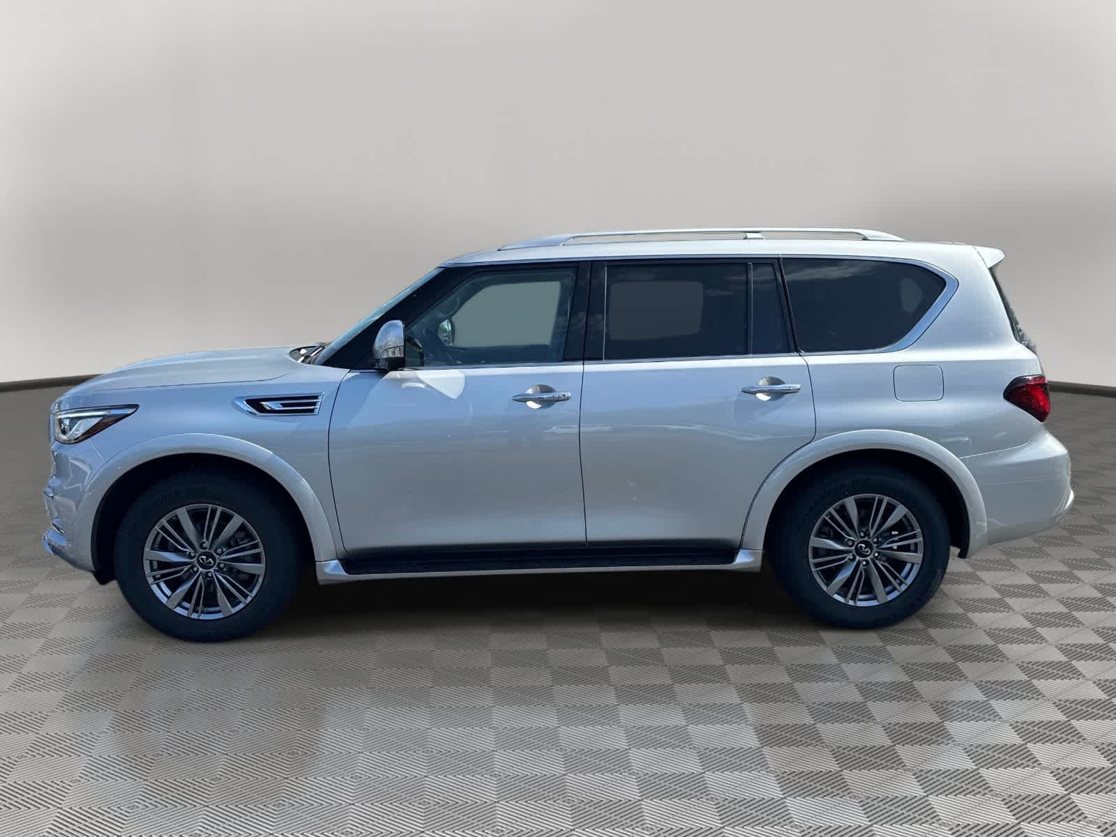 2022 INFINITI QX80 LUXE