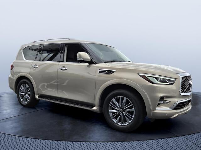2023 INFINITI QX80 LUXE