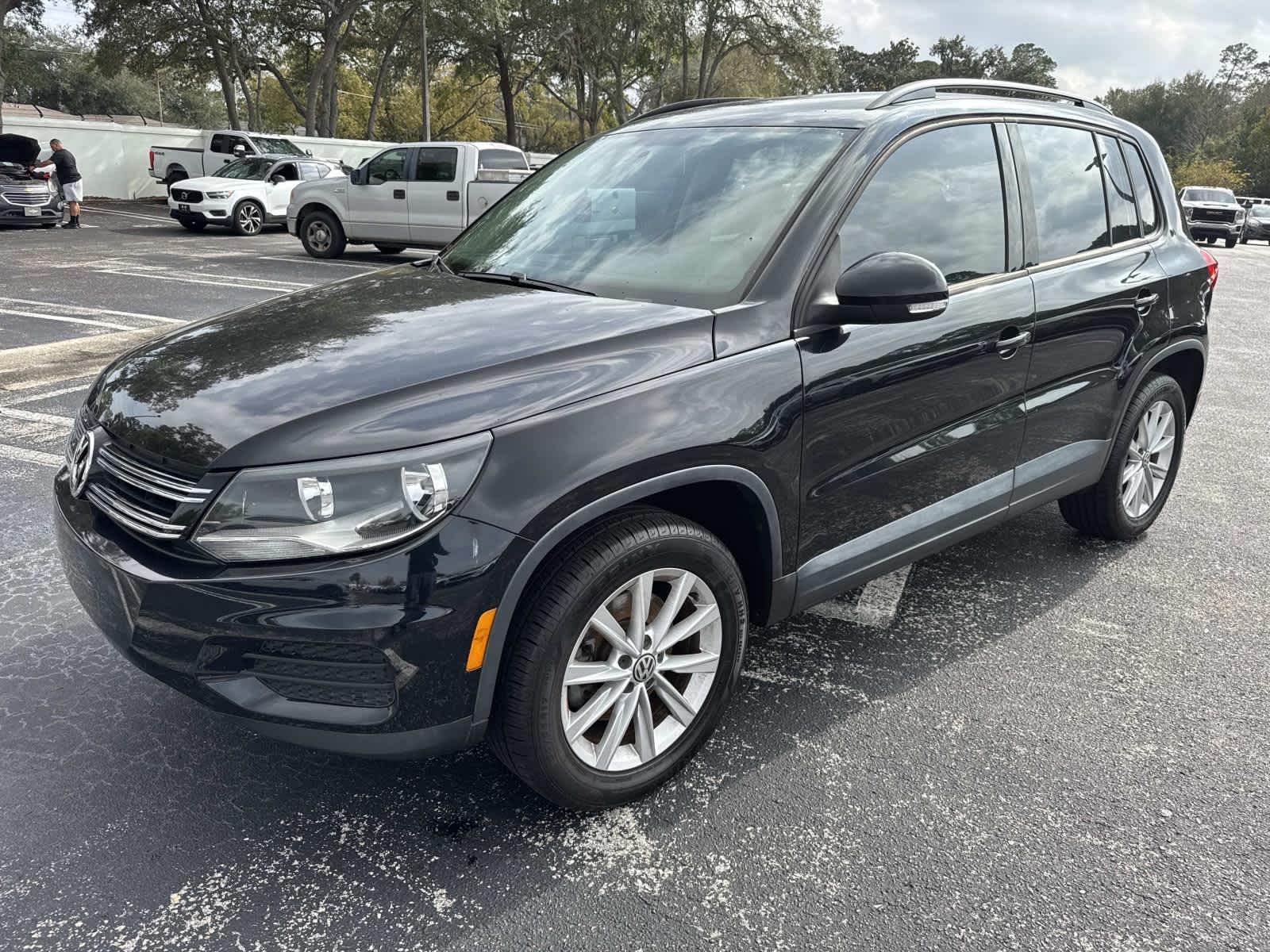 2017 Volkswagen Tiguan Base