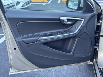 2017 Volvo V60 Premier