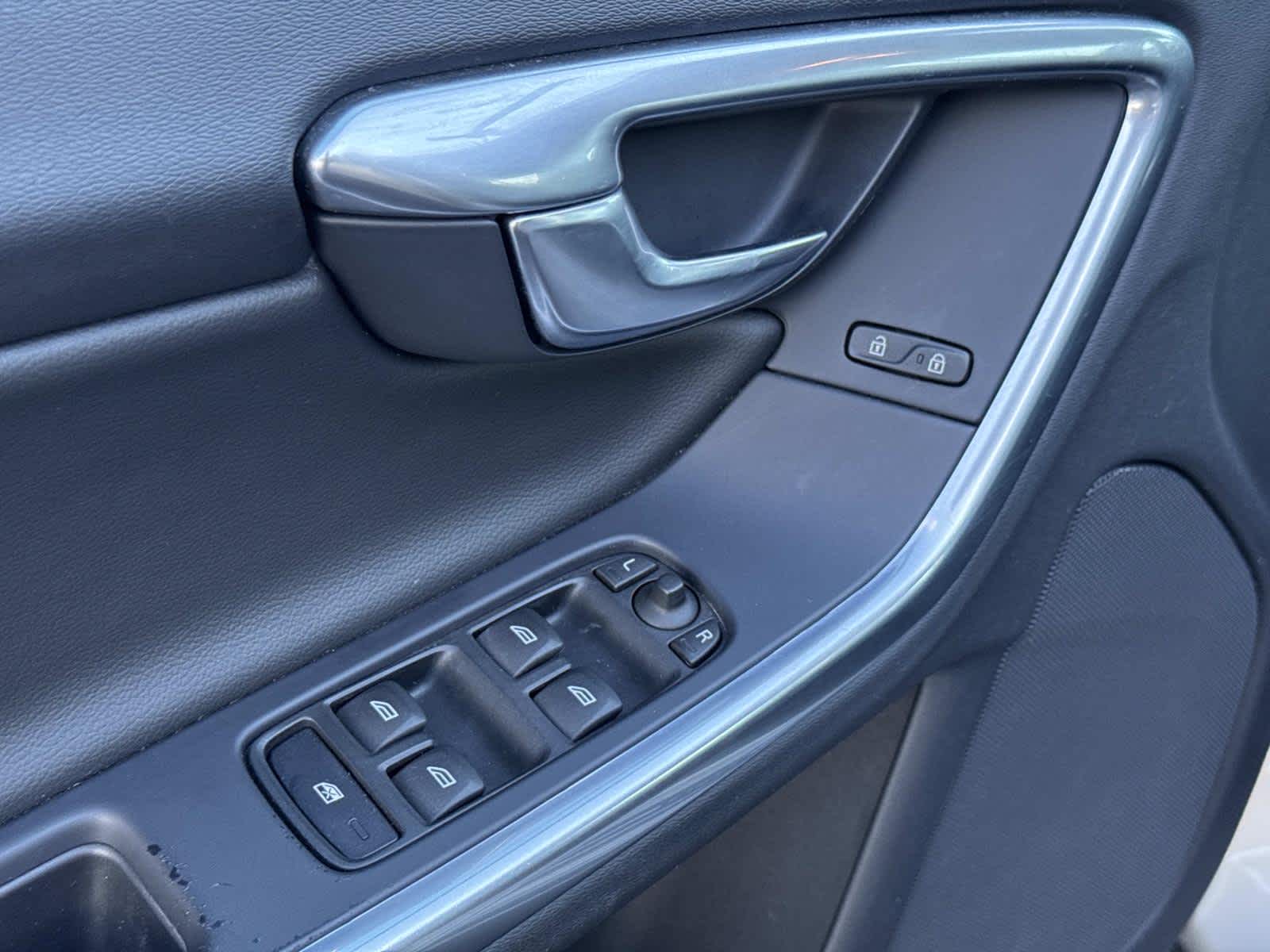 2017 Volvo V60 Premier