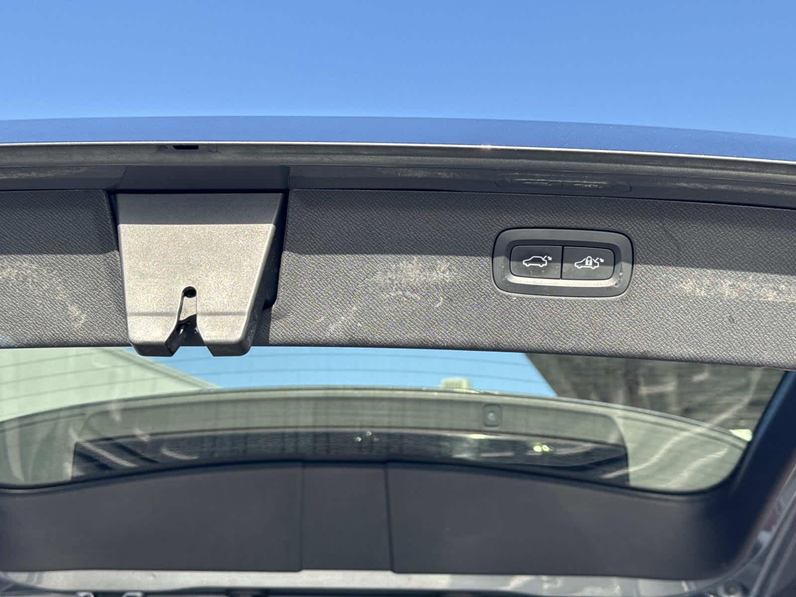 2016 Volvo XC90 T5 Momentum