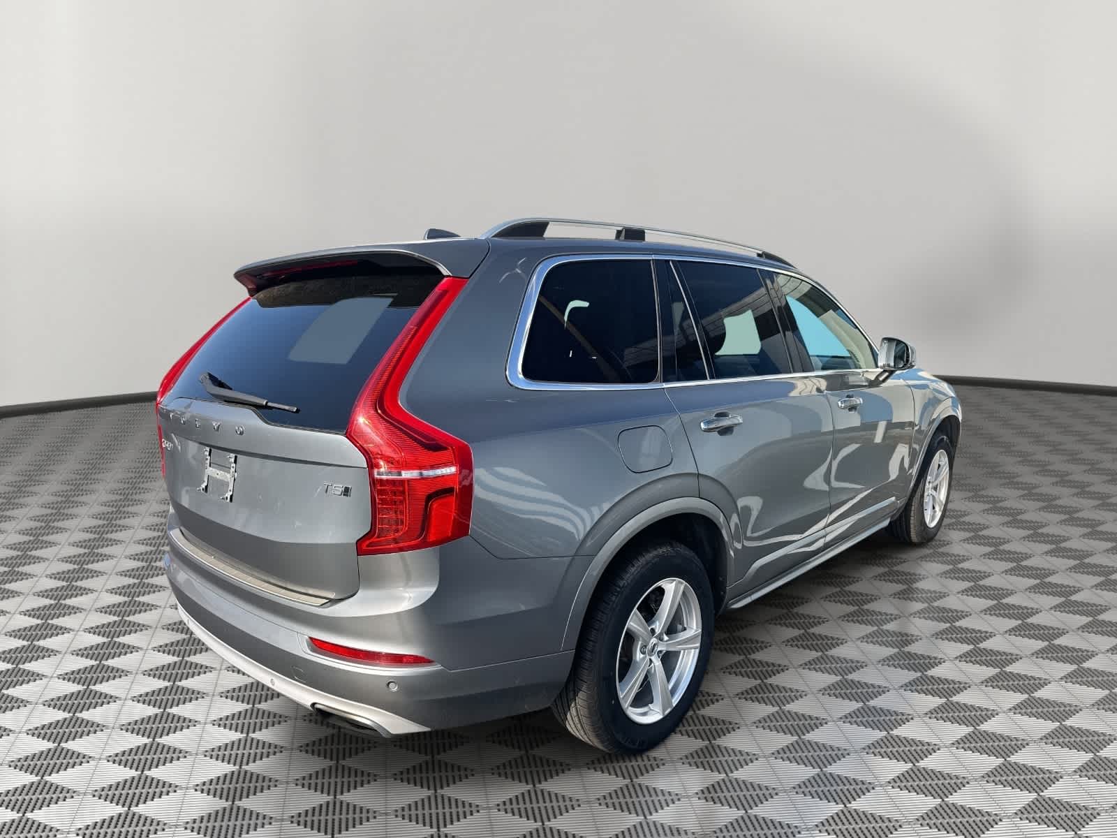 2016 Volvo XC90 T5 Momentum