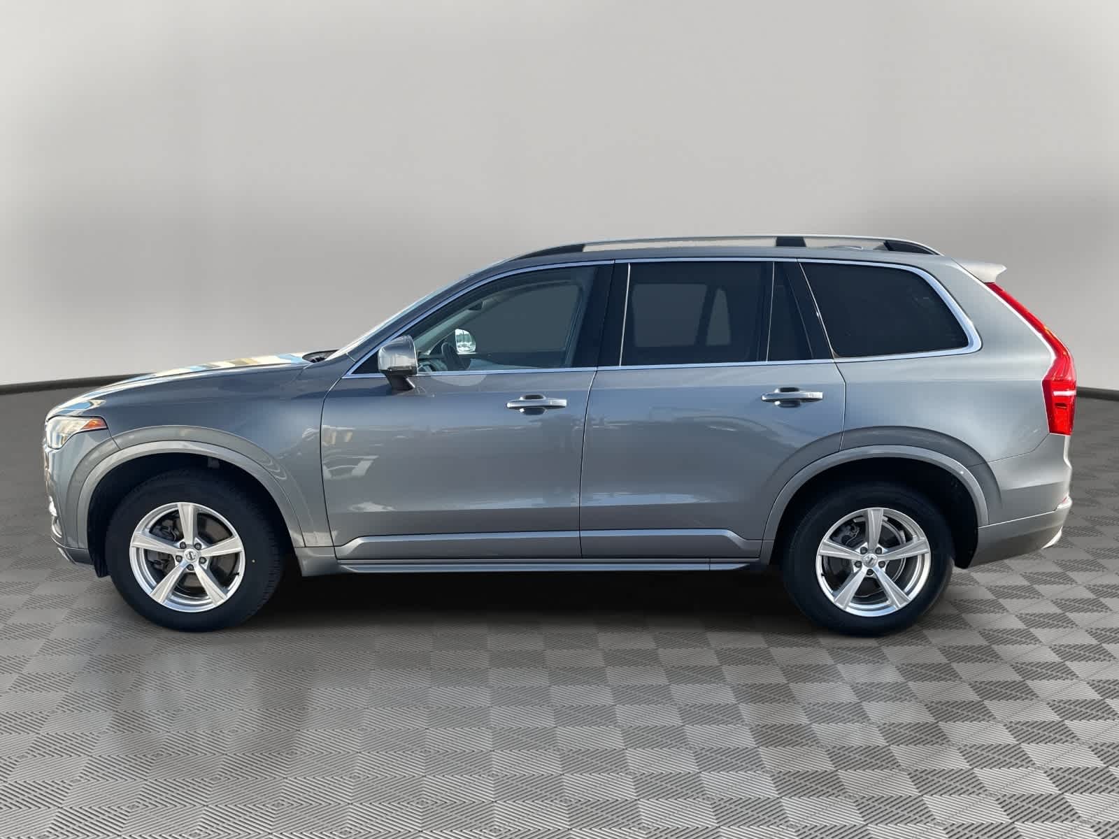 2016 Volvo XC90 T5 Momentum