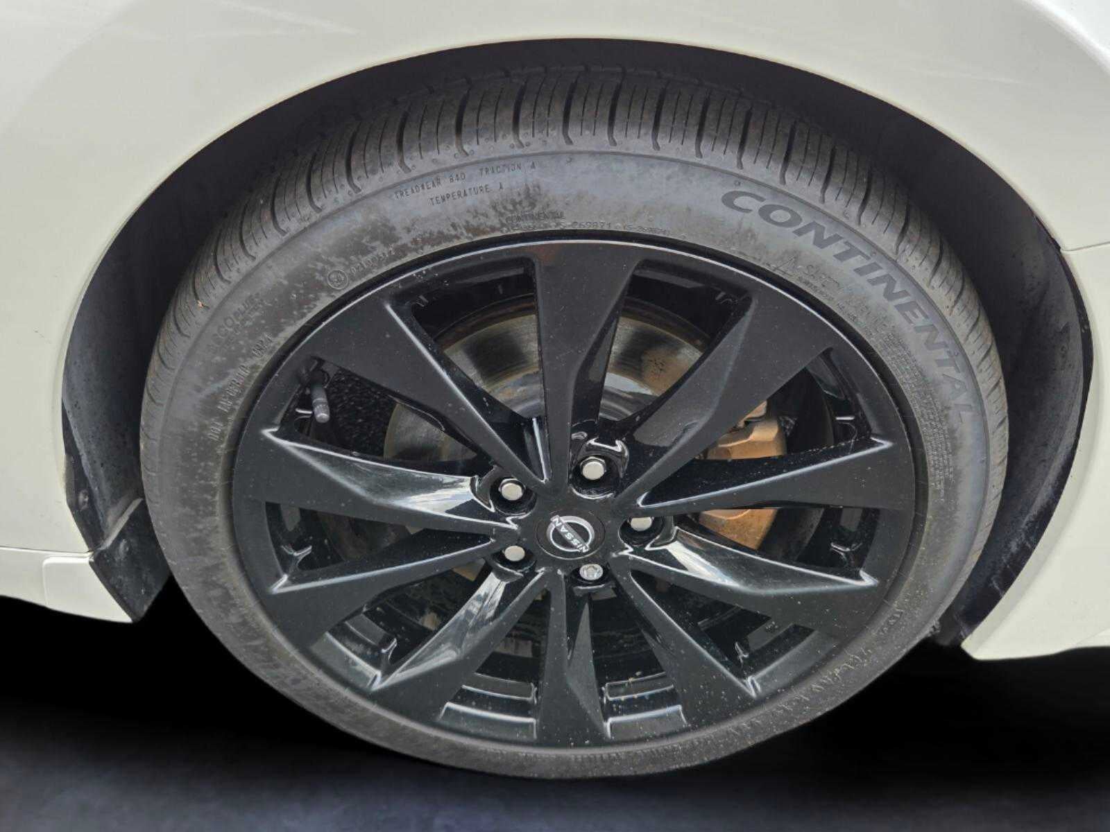 2023 Nissan Maxima SR