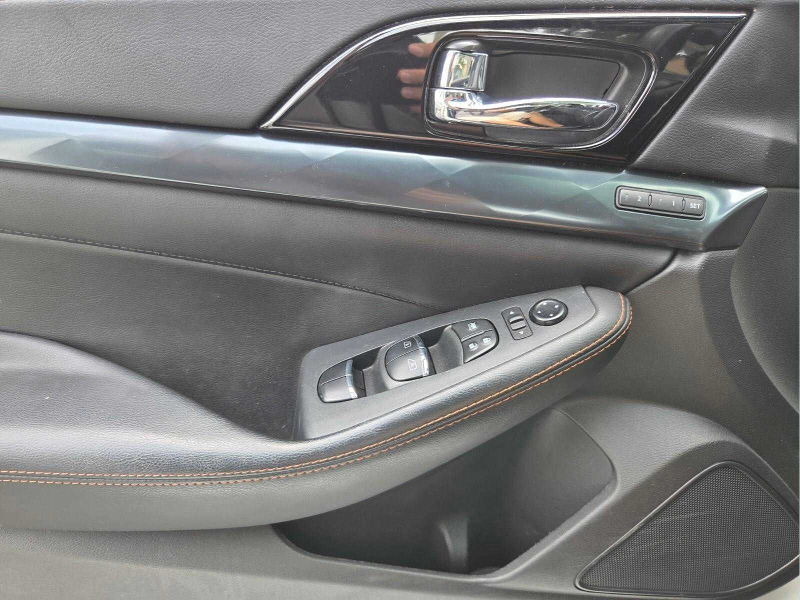 2023 Nissan Maxima SR