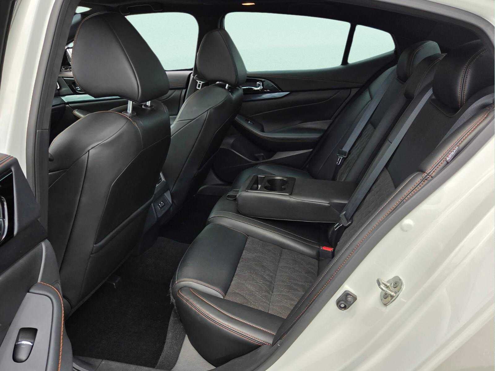 2023 Nissan Maxima SR