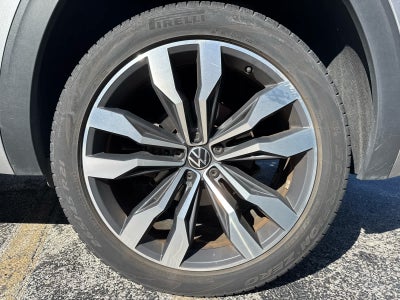 2022 Volkswagen Atlas Cross Sport 3.6L V6 SEL Premium R-Line