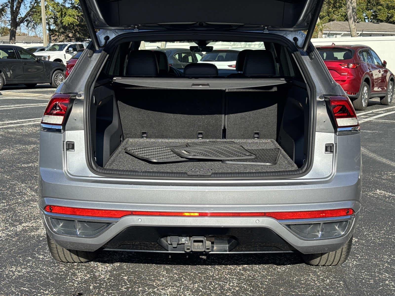 2022 Volkswagen Atlas Cross Sport 3.6L V6 SEL Premium R-Line