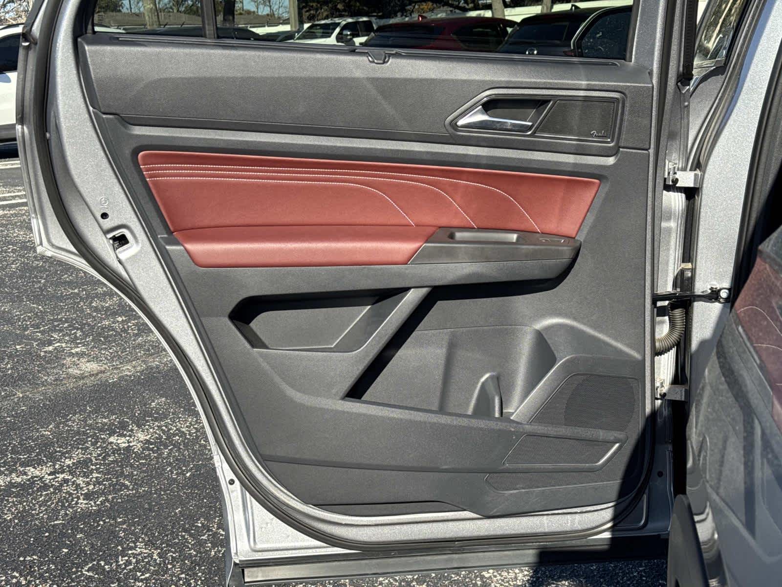 2022 Volkswagen Atlas Cross Sport 3.6L V6 SEL Premium R-Line