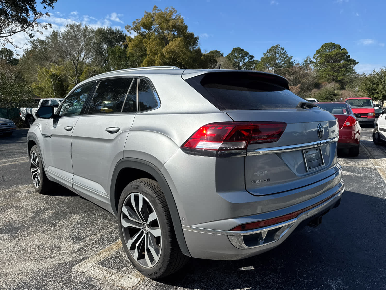 2022 Volkswagen Atlas Cross Sport 3.6L V6 SEL Premium R-Line