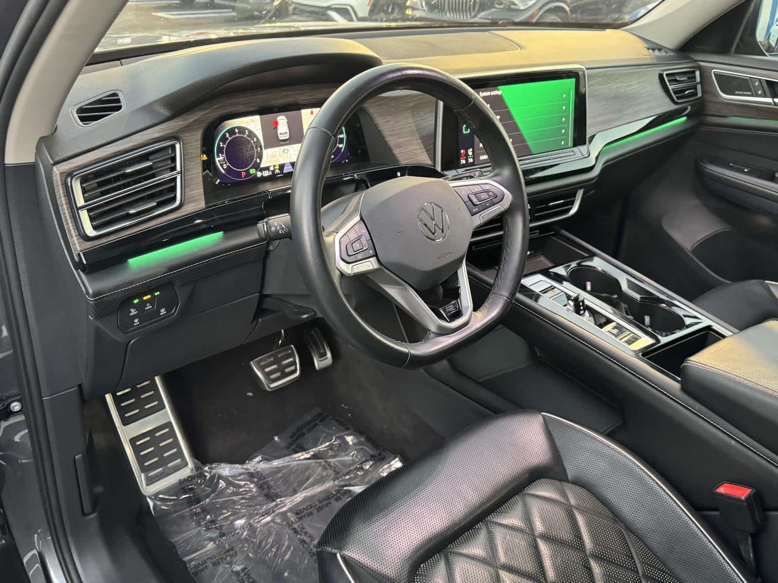 2024 Volkswagen Atlas 2.0T SEL Premium R-Line