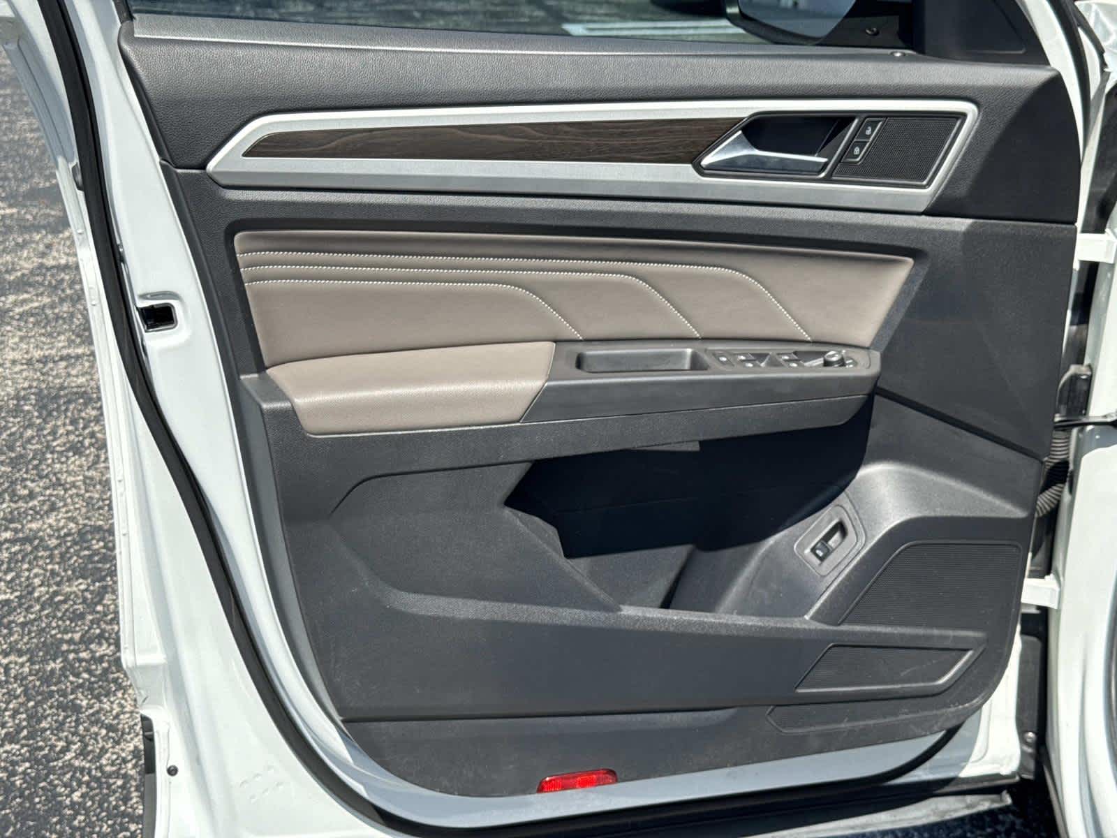 2023 Volkswagen Atlas 2.0T SE w/Technology