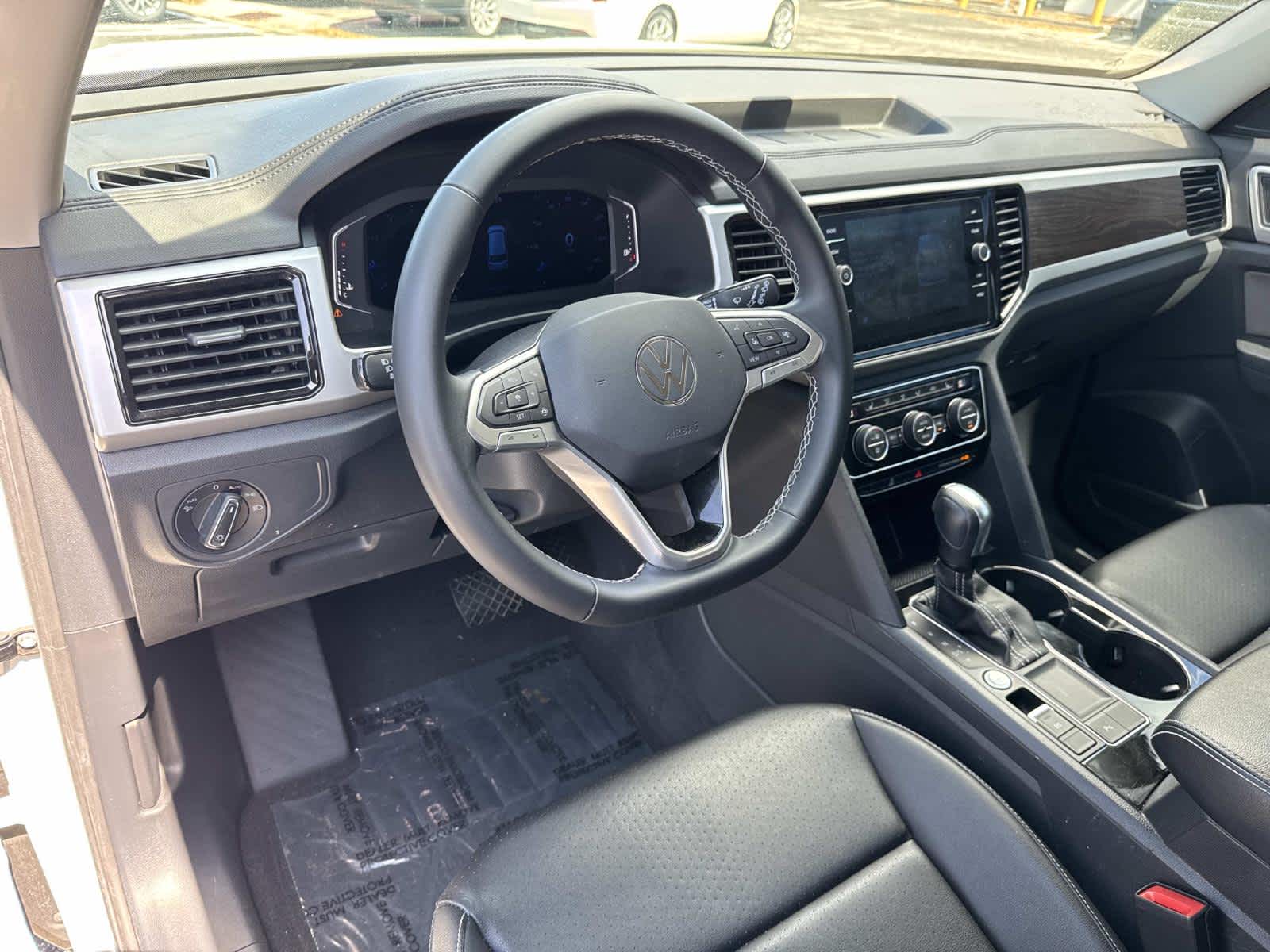 2023 Volkswagen Atlas 2.0T SE w/Technology