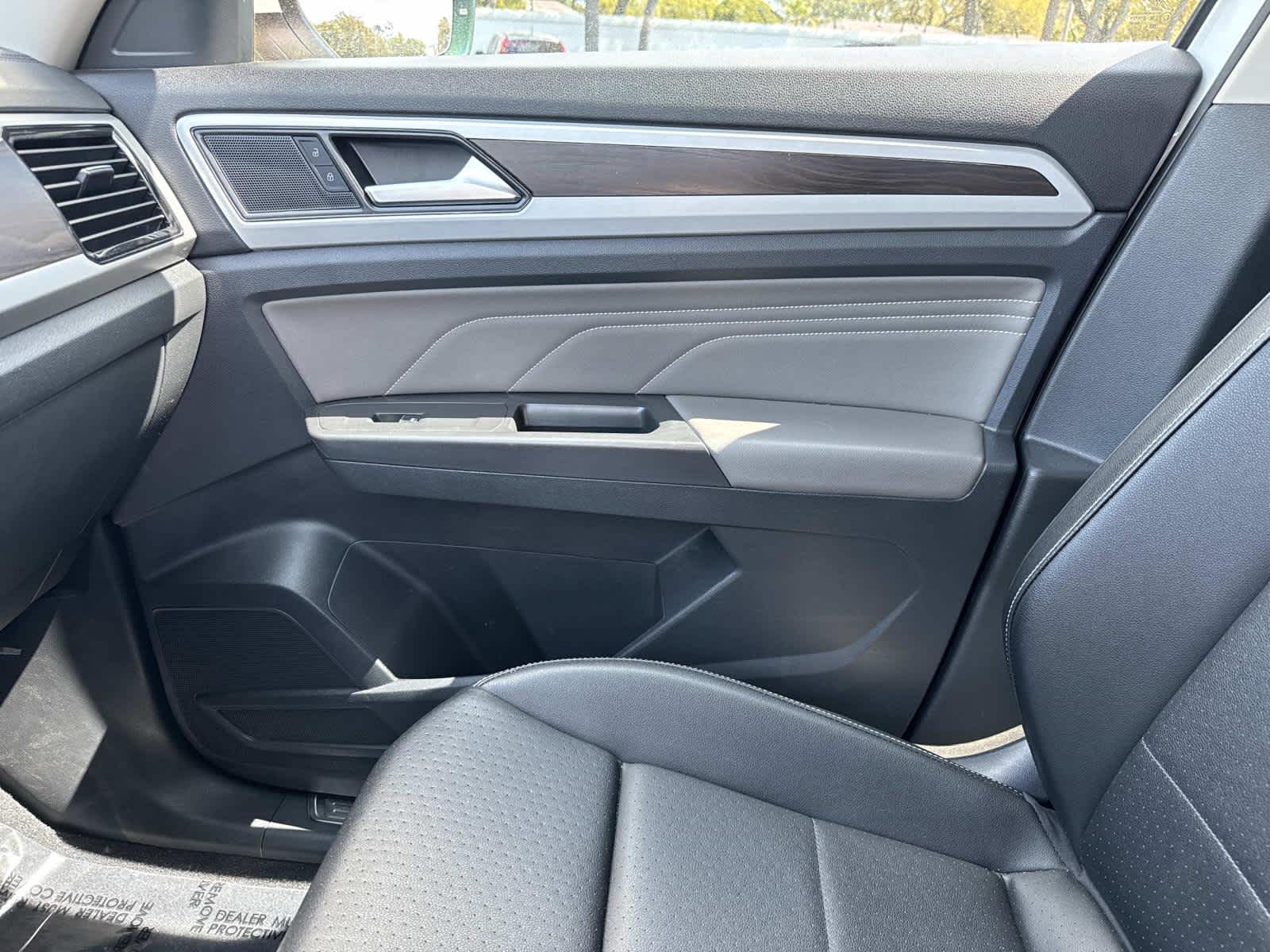 2023 Volkswagen Atlas 2.0T SE w/Technology