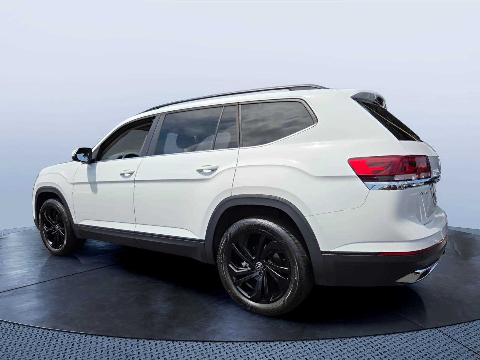 2023 Volkswagen Atlas 3.6L V6 SE w/Technology