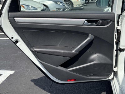 2016 Volkswagen Passat 1.8T S