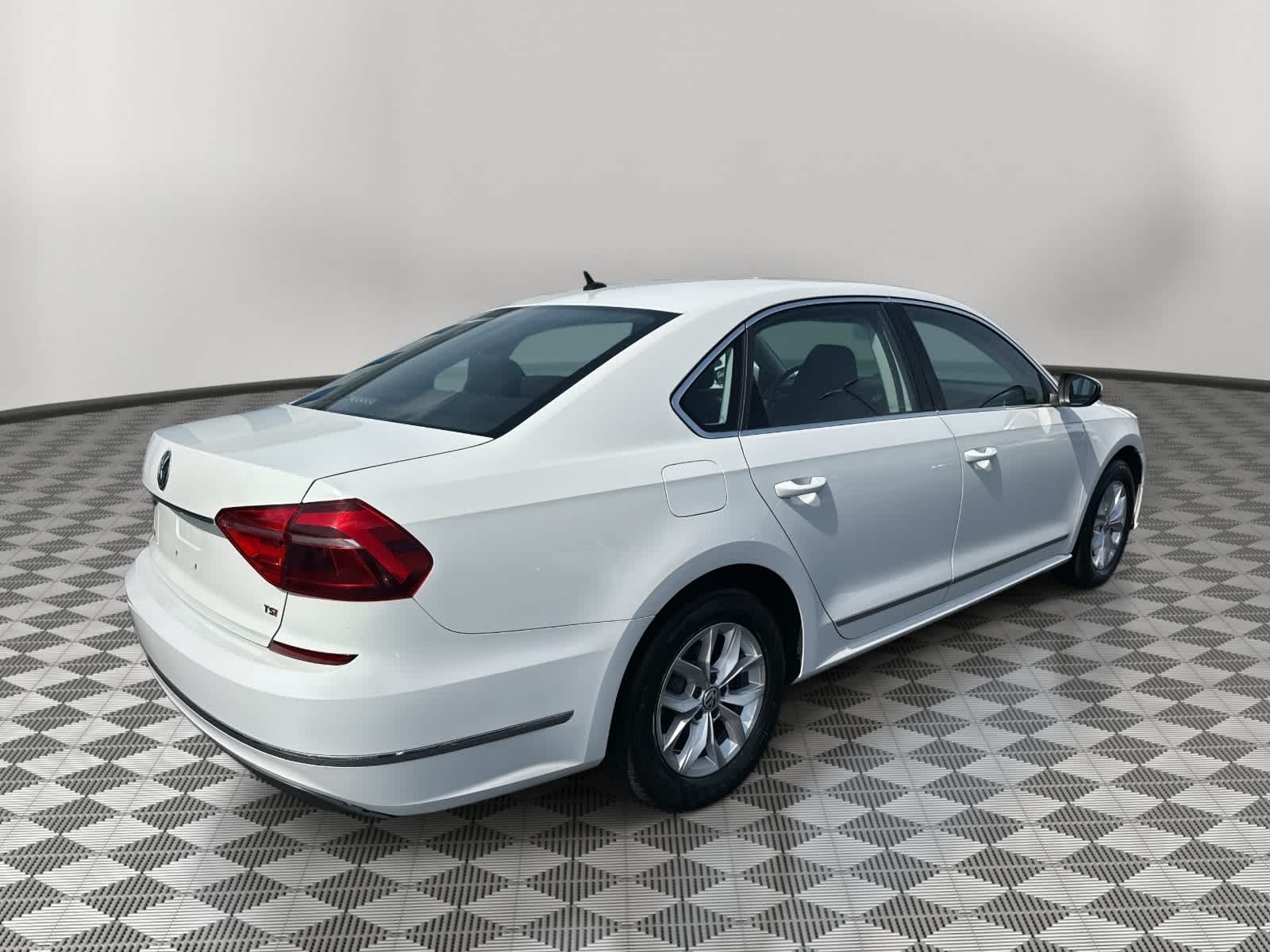 2016 Volkswagen Passat 1.8T S