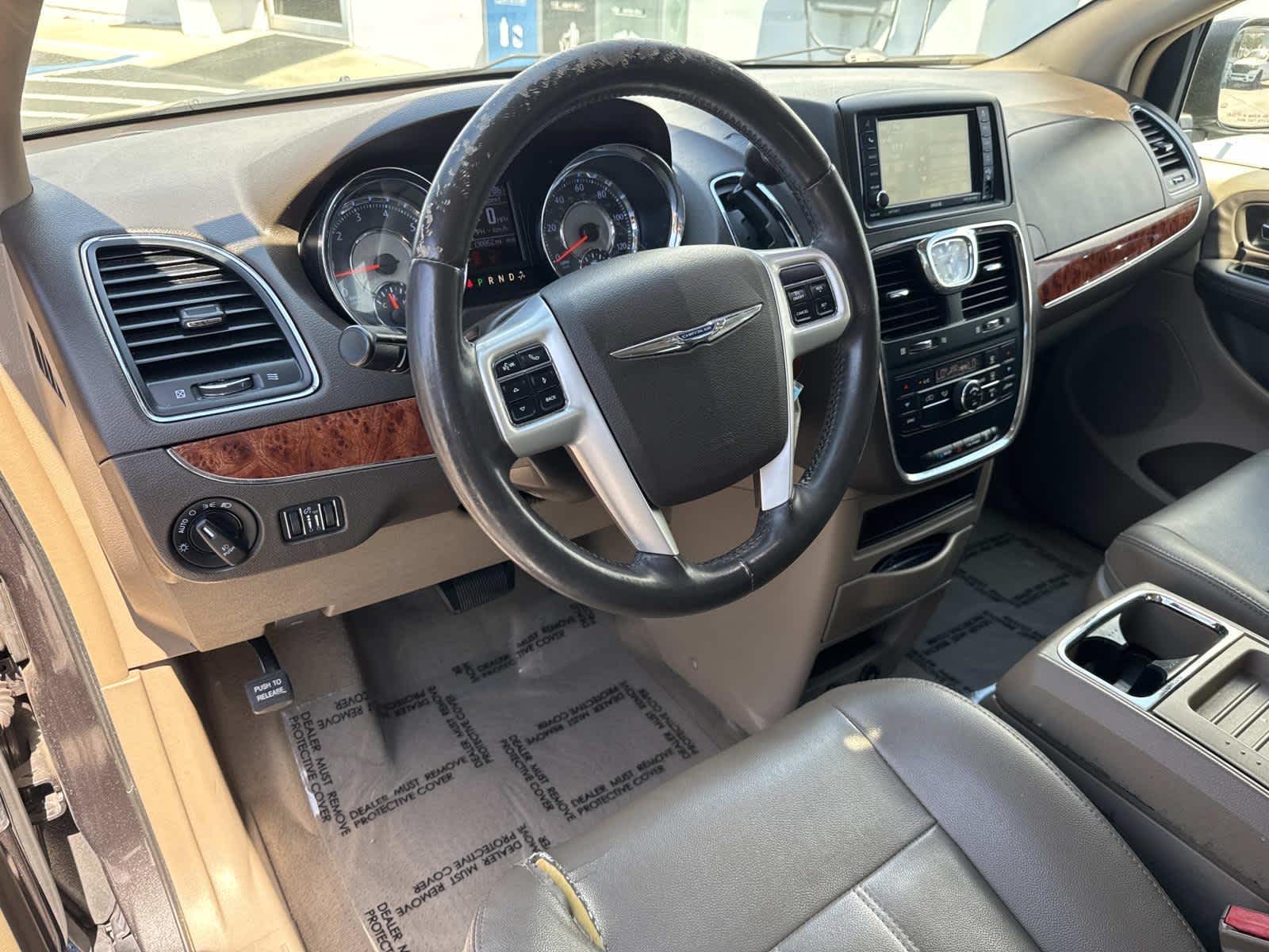 2016 Chrysler Town & Country Touring