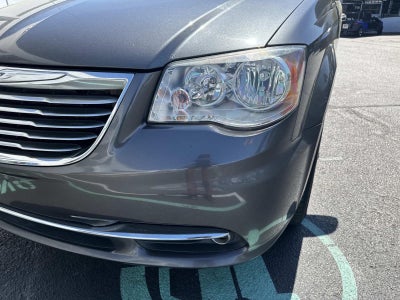 2016 Chrysler Town & Country Touring