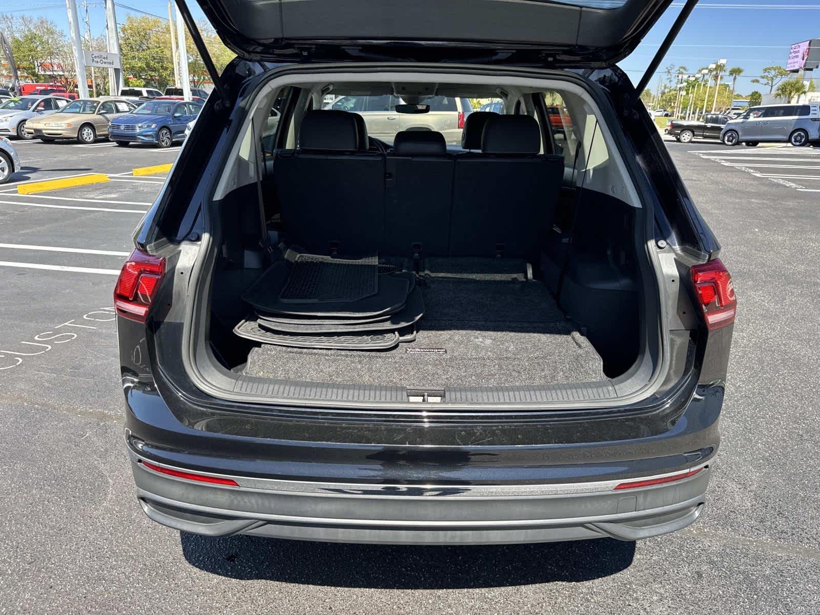 2023 Volkswagen Tiguan SE