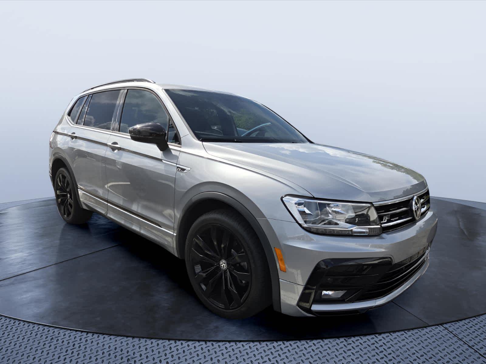 2021 Volkswagen Tiguan 2.0T SE R-Line Black's photo