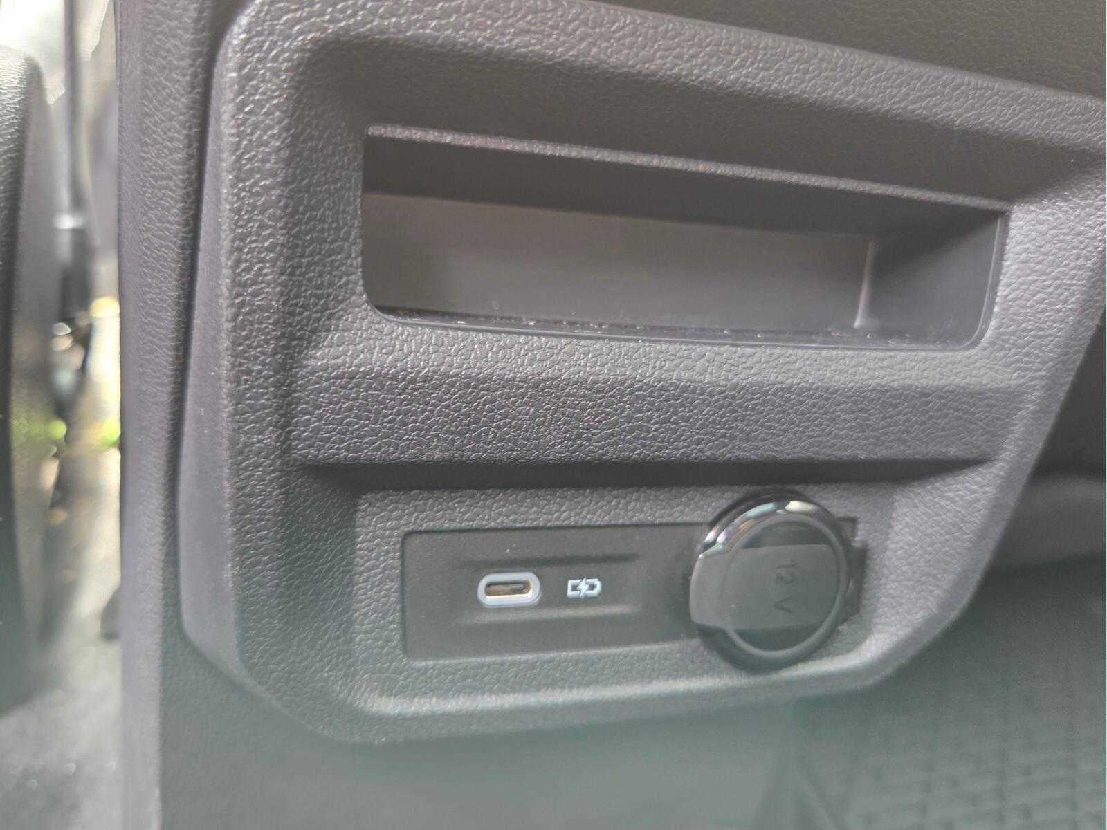 2024 Volkswagen Tiguan SEL R-Line