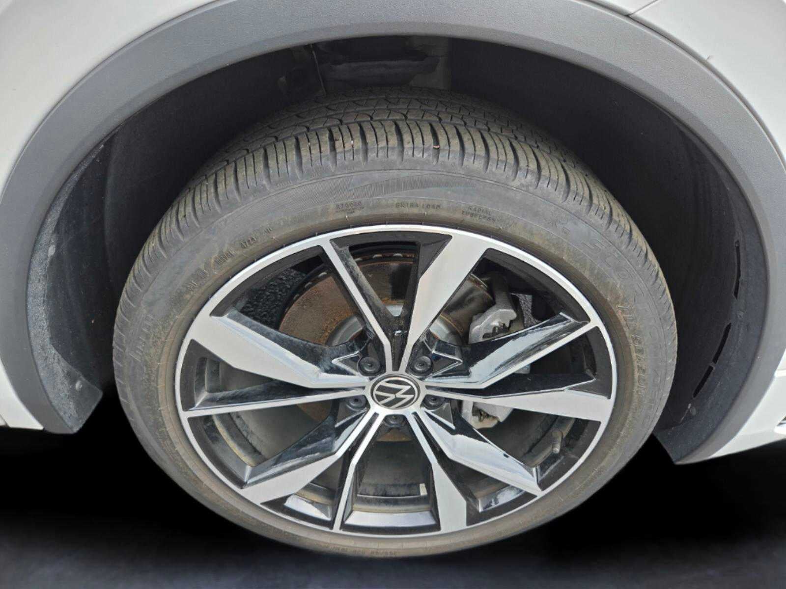 2024 Volkswagen Tiguan SEL R-Line