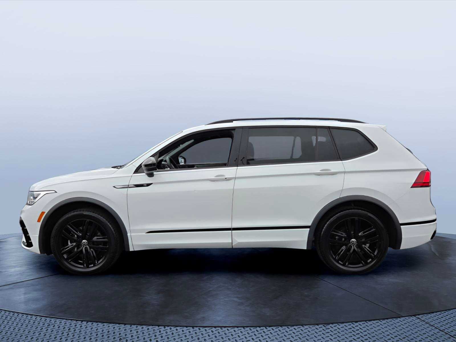 2022 Volkswagen Tiguan SE R-Line Black
