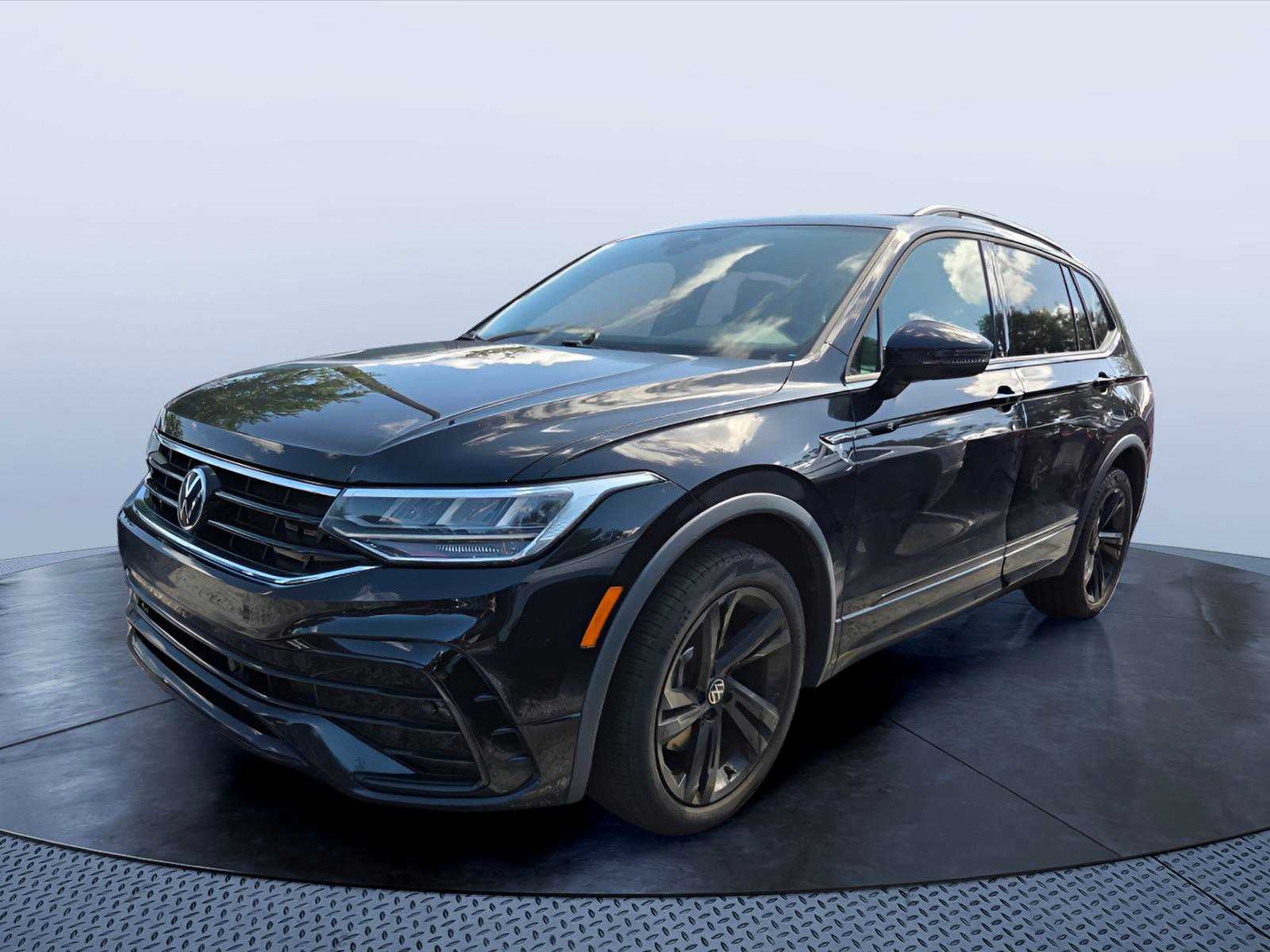 2024 Volkswagen Tiguan SE R-Line Black