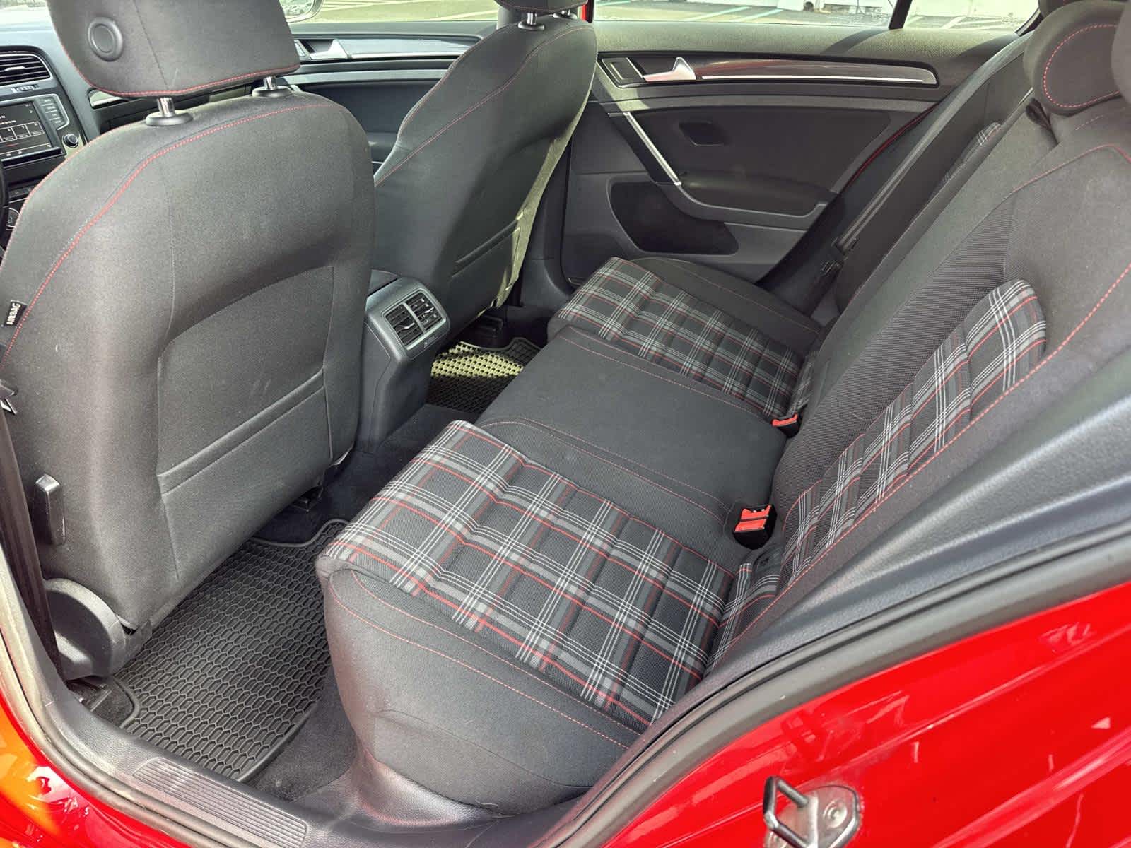 2017 Volkswagen Golf GTI Sport