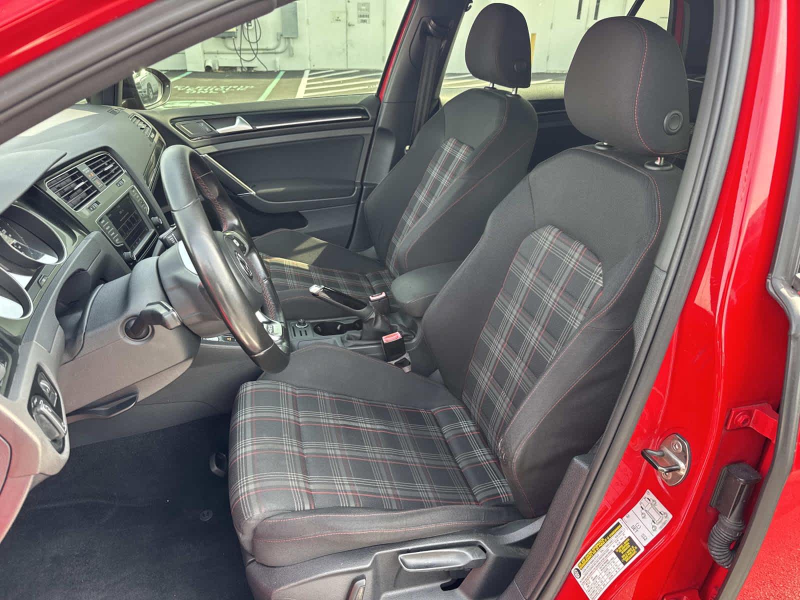 2017 Volkswagen Golf GTI Sport