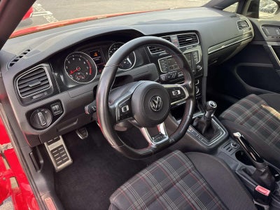 2017 Volkswagen Golf GTI Sport