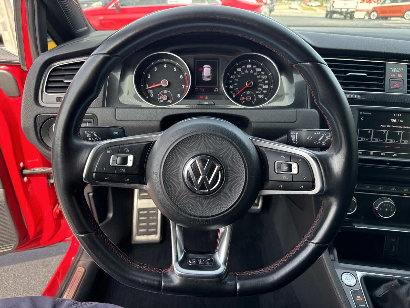 2017 Volkswagen Golf GTI Sport