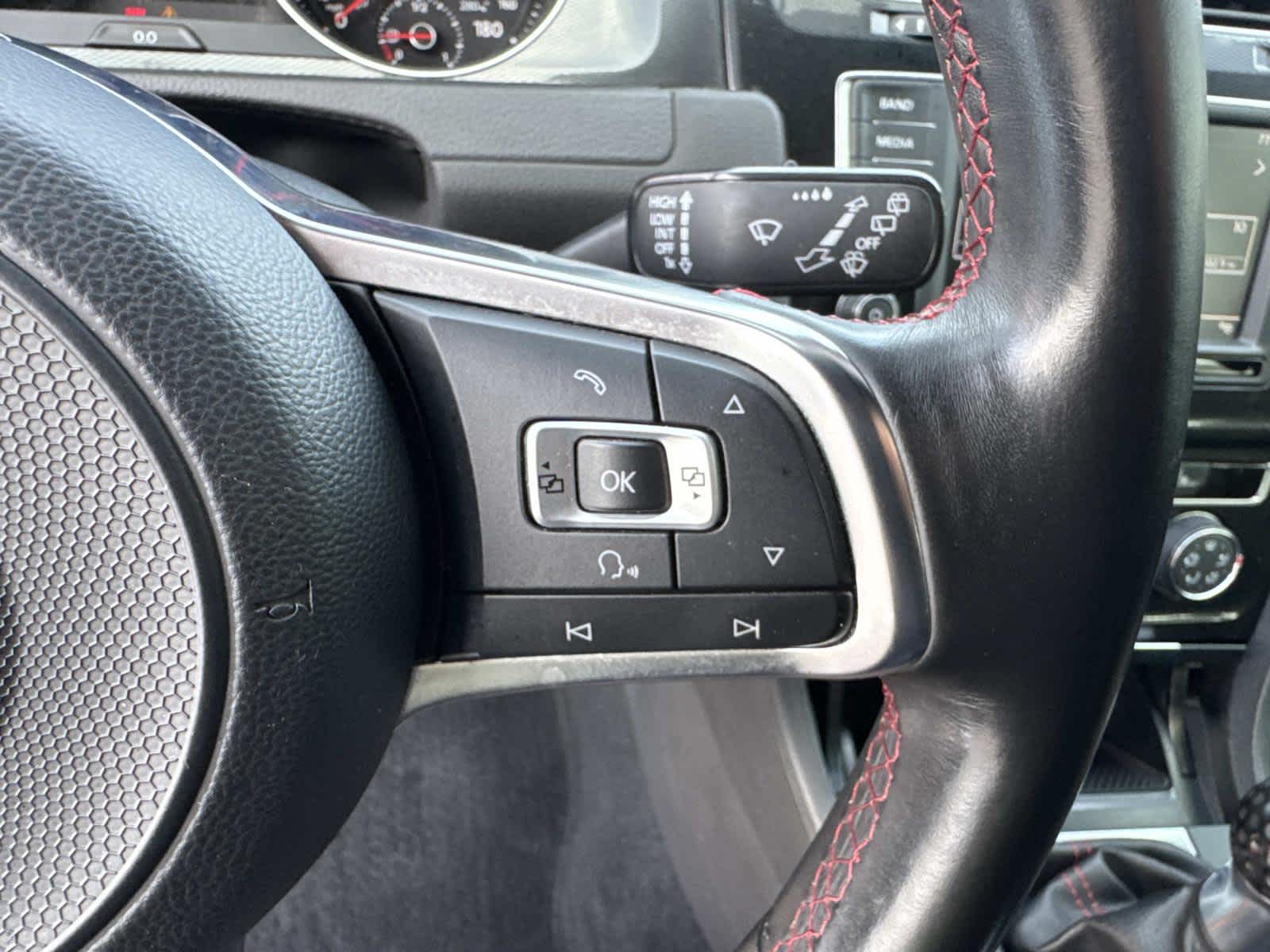 2017 Volkswagen Golf GTI Sport