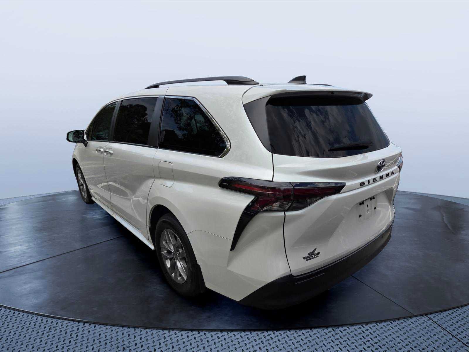 2024 Toyota Sienna XLE