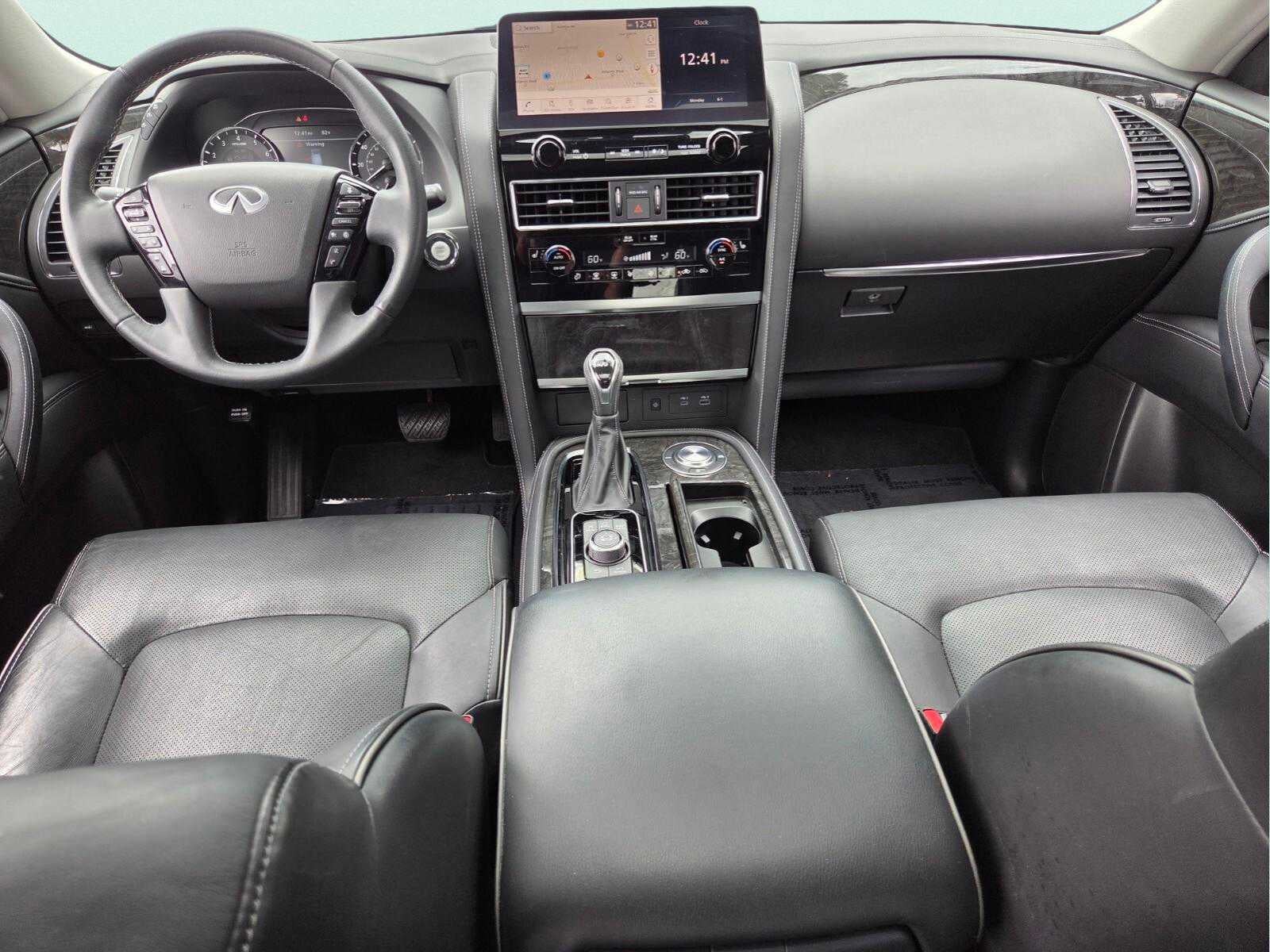 2023 INFINITI QX80 LUXE