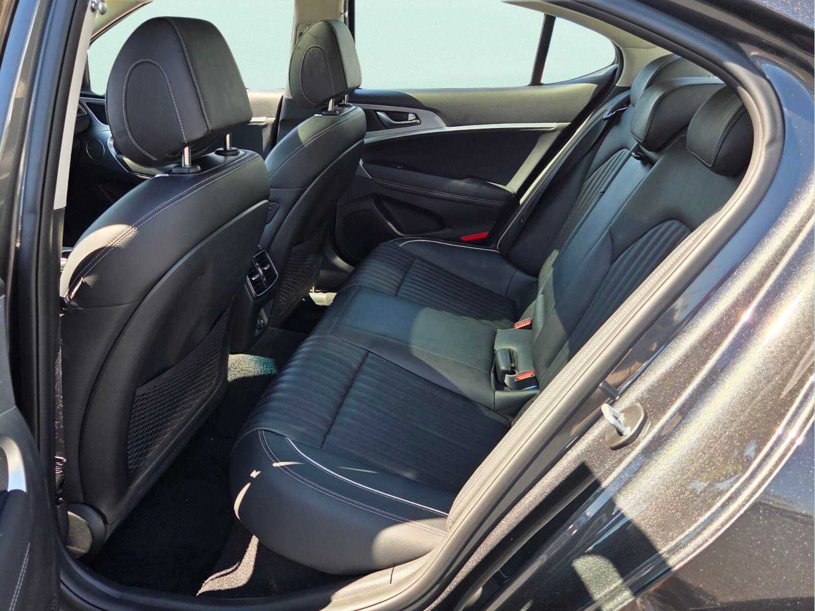 2021 Genesis G70 2.0T