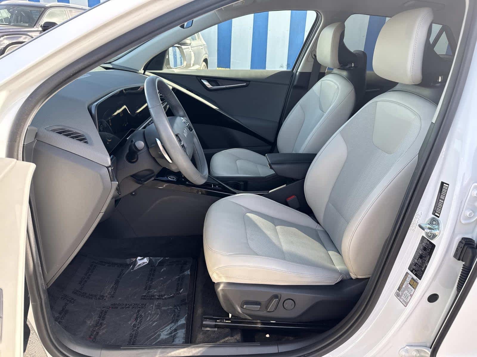 2023 Kia Niro EX