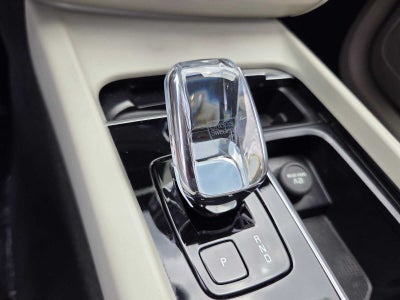 2023 Volvo XC60 Ultimate Bright Theme