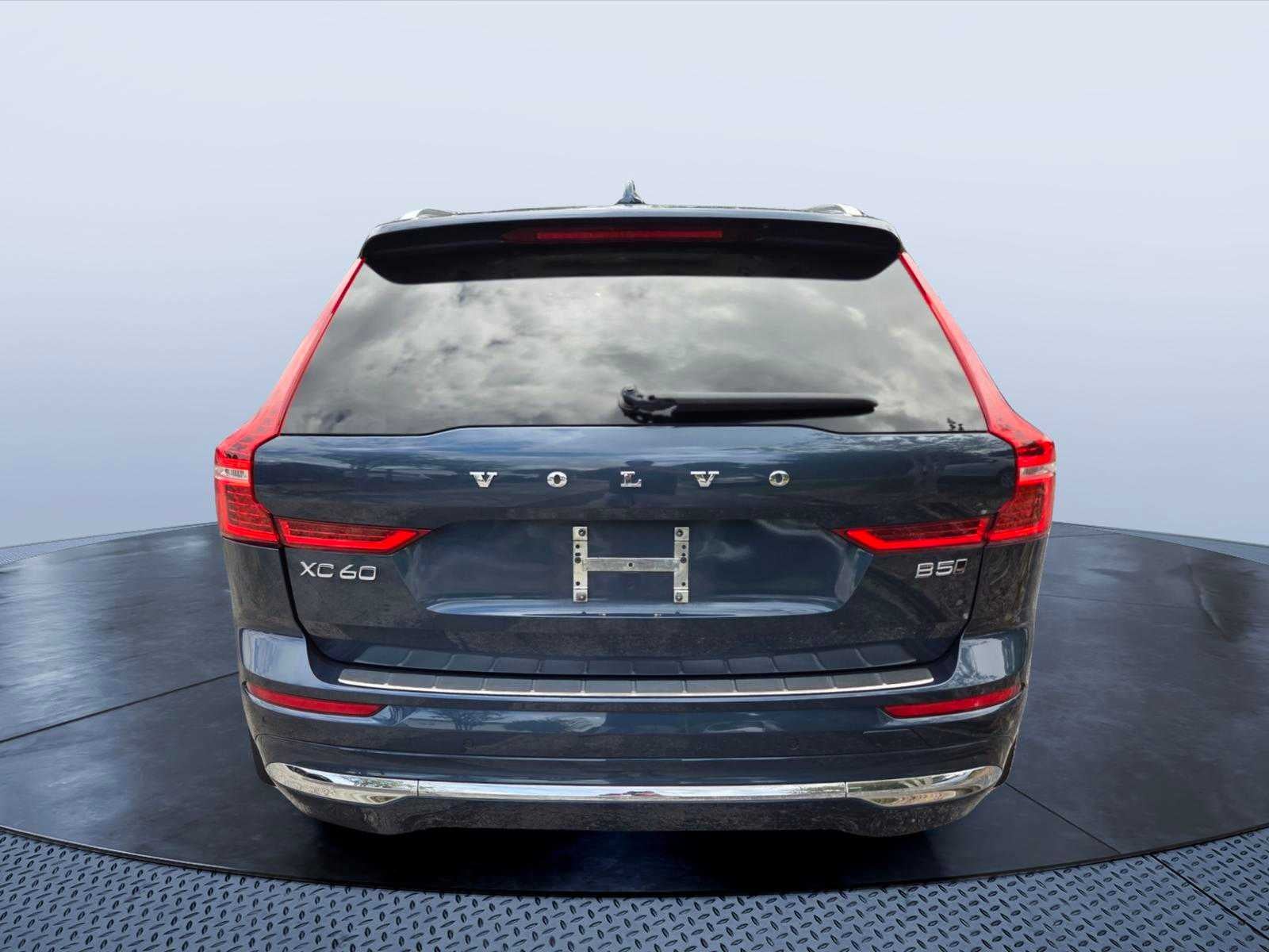 2023 Volvo XC60 Ultimate Bright Theme
