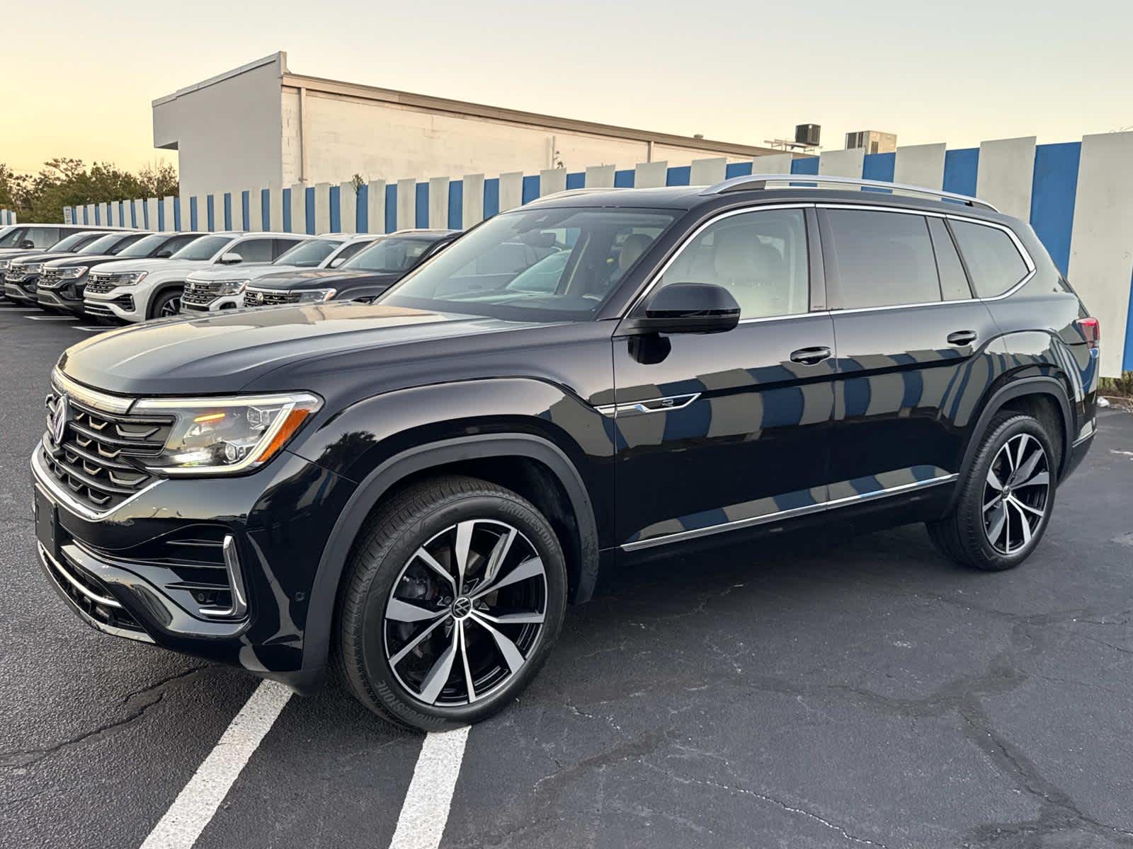 2024 Volkswagen Atlas 2.0T SEL Premium R-Line