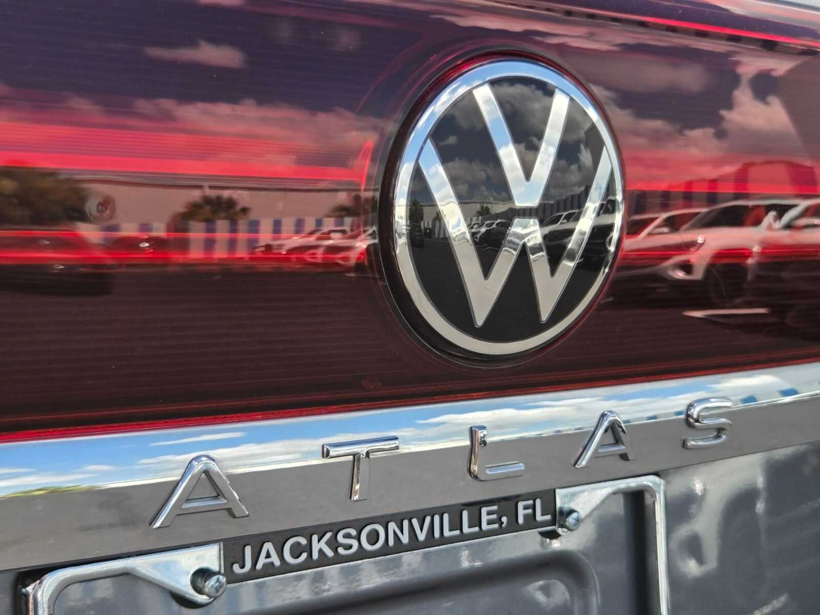 2024 Volkswagen Atlas Cross Sport 2.0T SE w/Technology