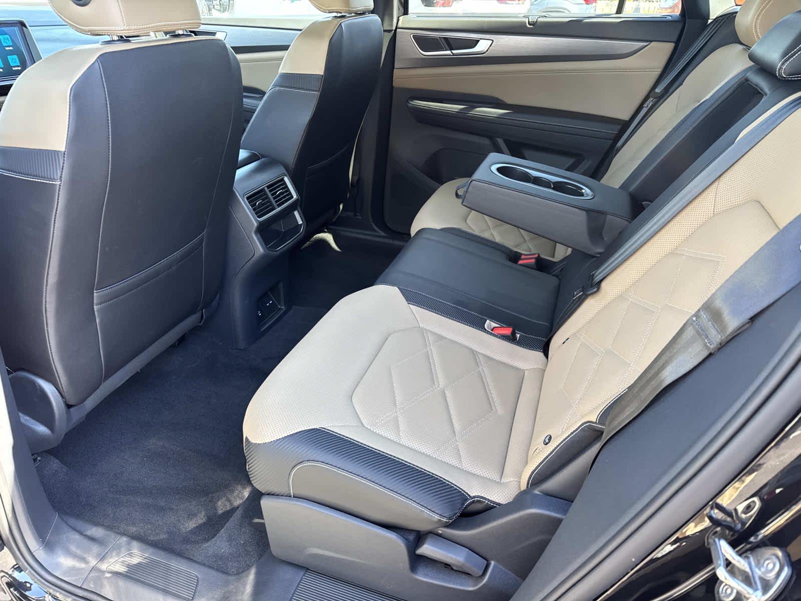 2025 Volkswagen Atlas Cross Sport 2.0T SE w/Technology