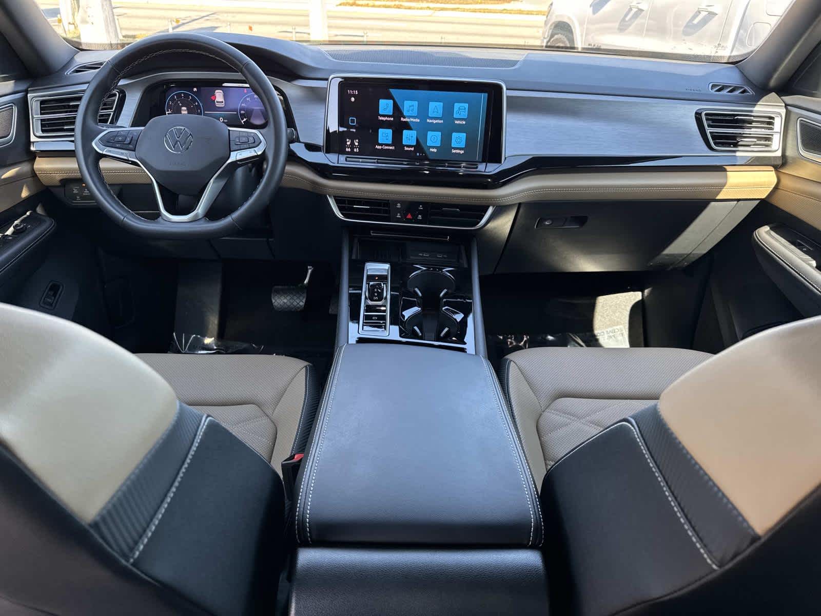 2025 Volkswagen Atlas Cross Sport 2.0T SE w/Technology