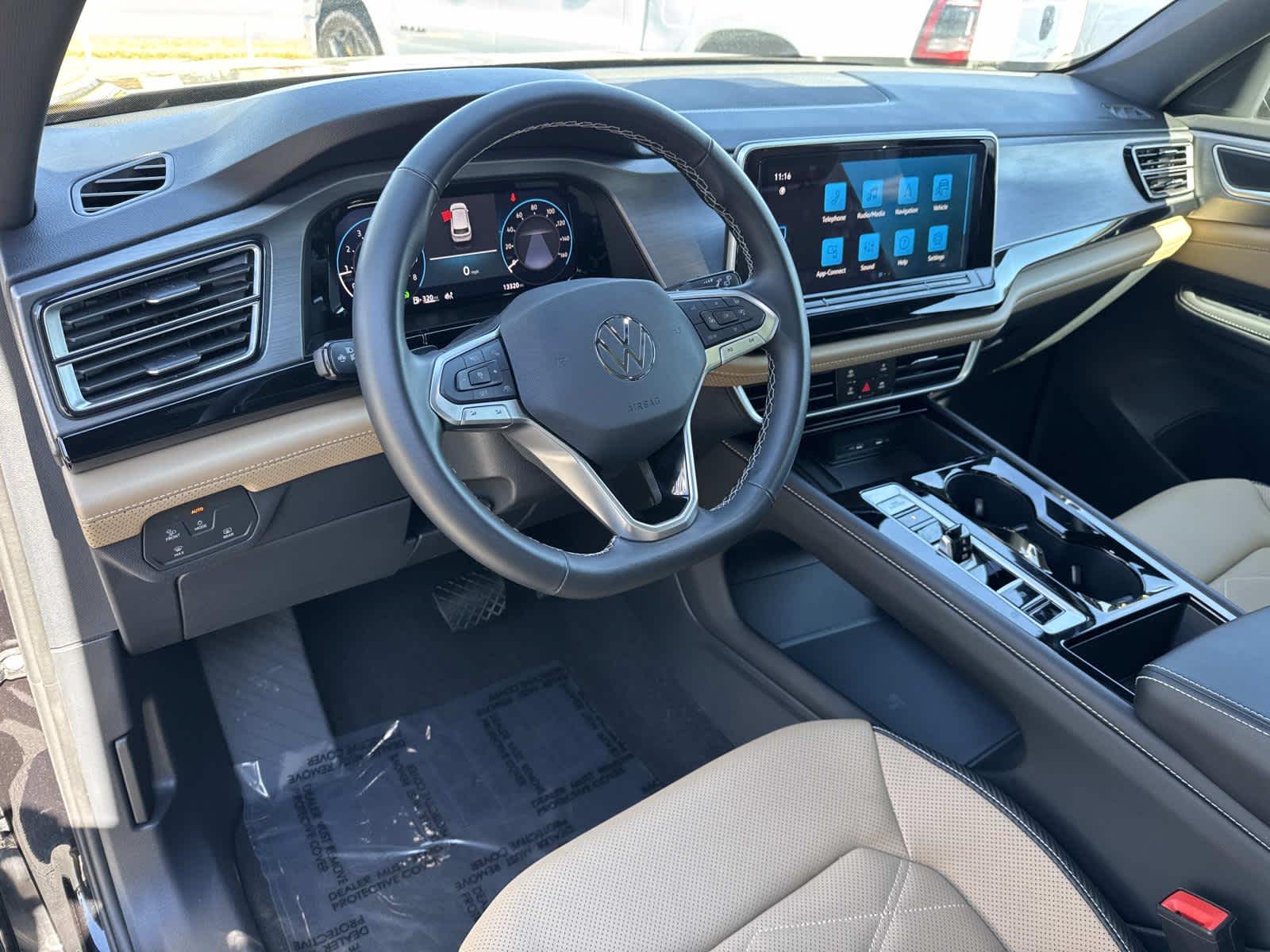 2025 Volkswagen Atlas Cross Sport 2.0T SE w/Technology