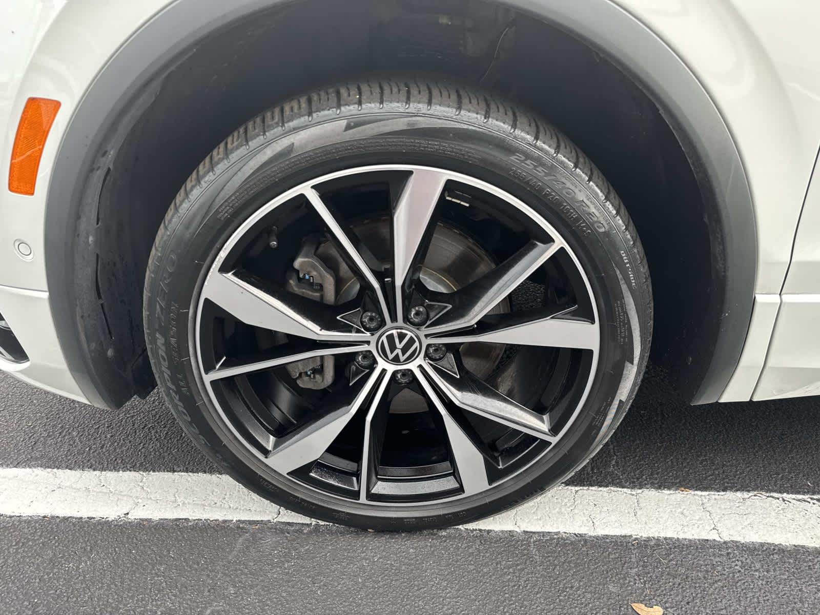 2023 Volkswagen Tiguan SEL R-Line